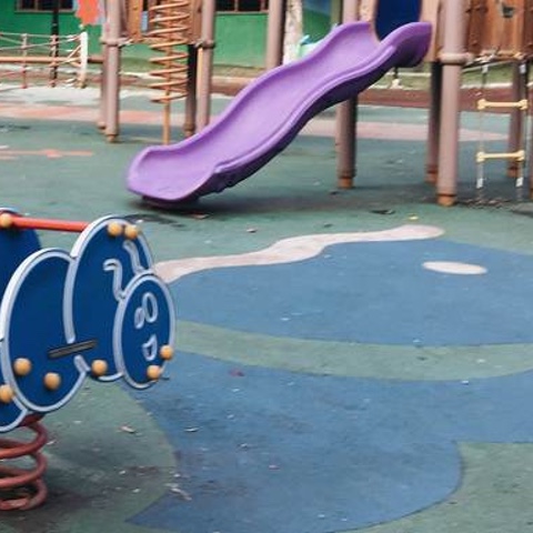 Paviments infantils a Barcelona: Exteriors i interiors